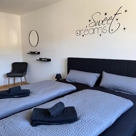 Emelies Sonnenwohnung Mit Balkon *