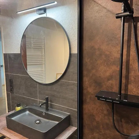 Emelies Sonnenwohnung Mit Balkon