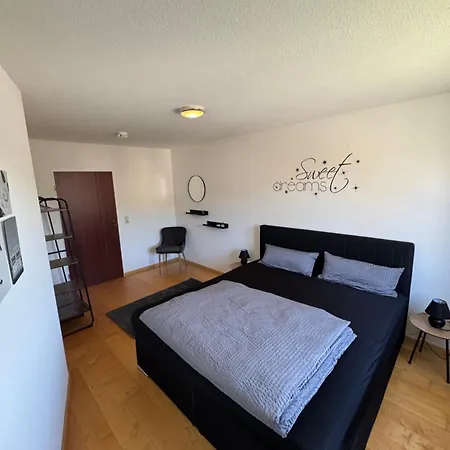 Emelies Sonnenwohnung Mit Balkon